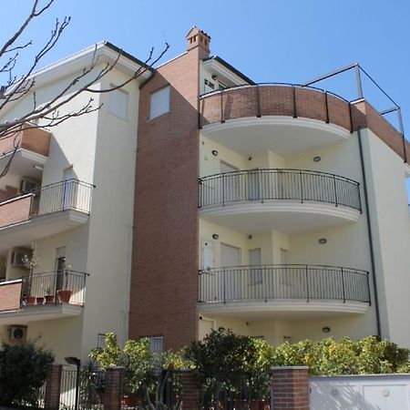 شقة Lungomare Sud ألبا أدرياتيكا المظهر الخارجي الصورة